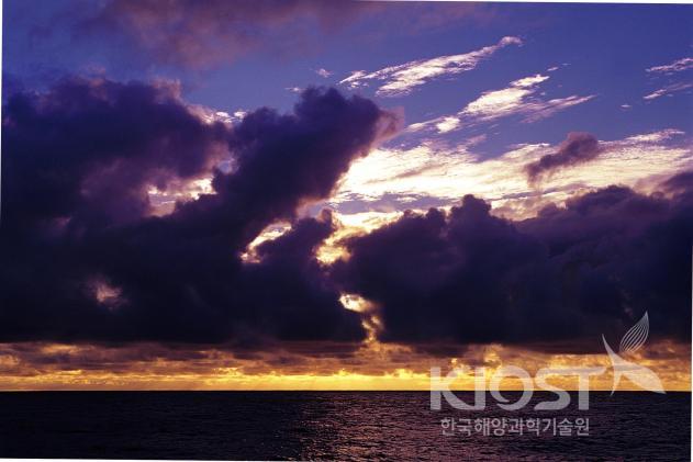 태평양 풍경(Seascape of the Pacific) 의 사진
