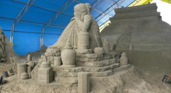 지난 여름 망상 해수욕장에서 개최되었던 모래 조각 경연대회 출품작품들