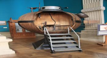 미국의 부시넬이 만는 최초의 잠수정